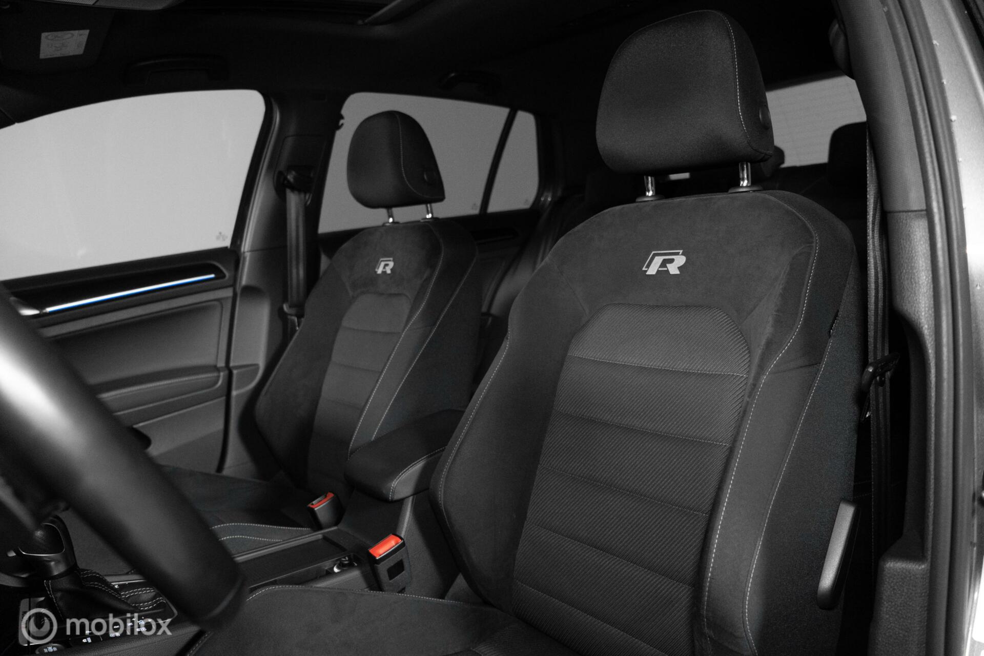 
Volkswagen Golf R 2.0 TSI R Motion vol									