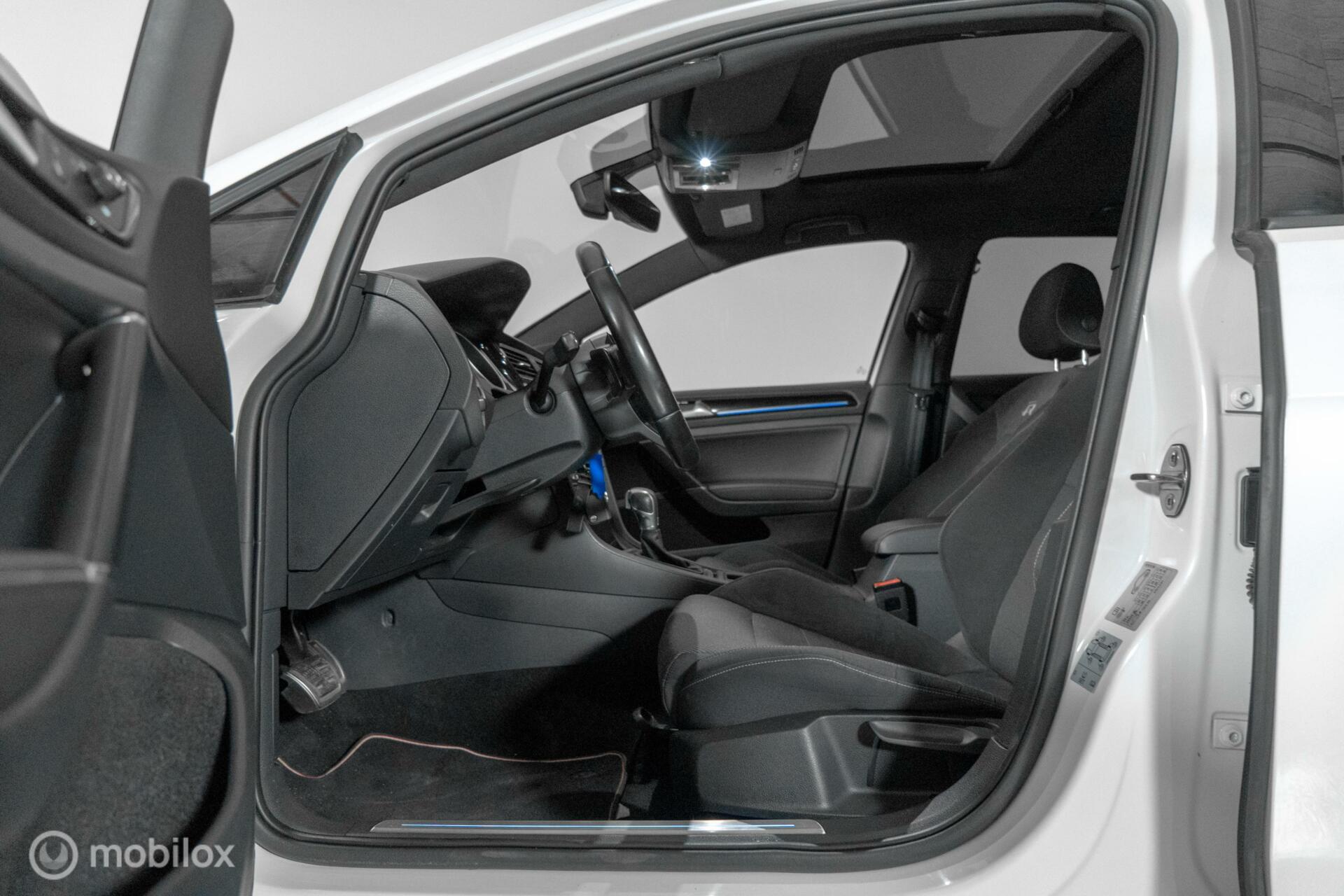 
Volkswagen Golf R 2.0 TSI R Motion vol									