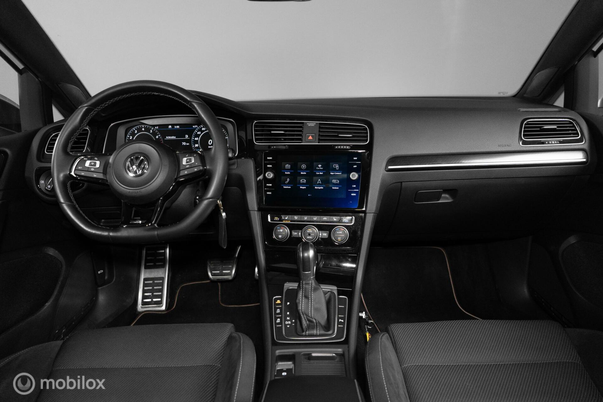 
Volkswagen Golf R 2.0 TSI R Motion vol									