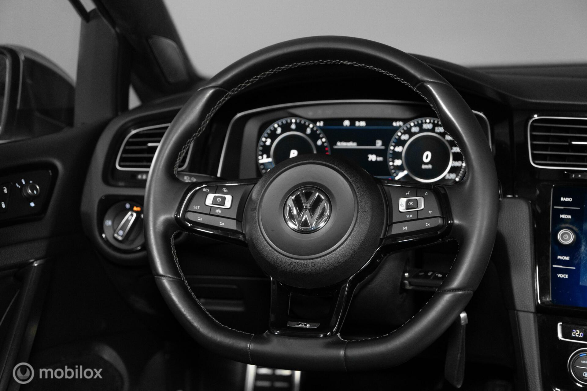 
Volkswagen Golf R 2.0 TSI R Motion vol									