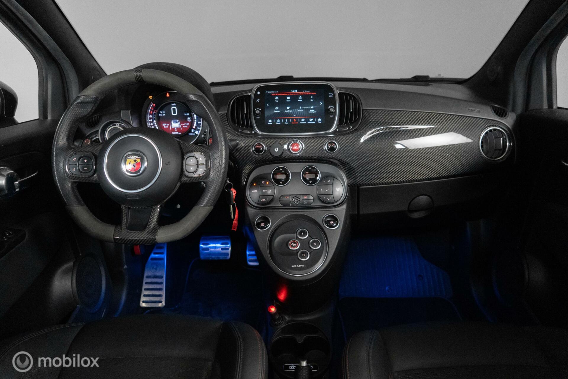 
Abarth 595 1.4 T-Jet esseesse 70th Anniversary vol									