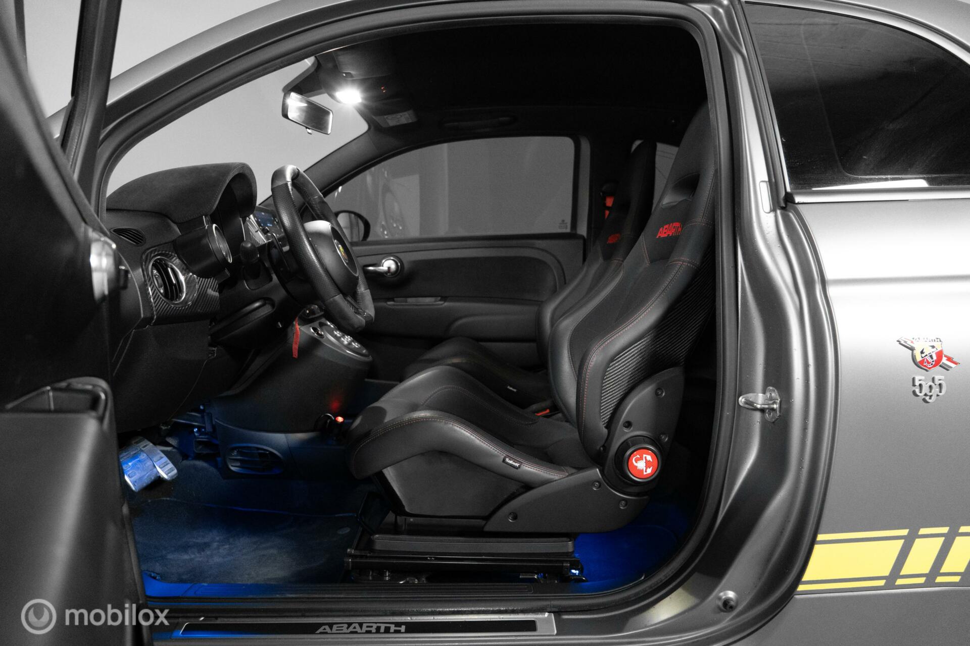 
Abarth 595 1.4 T-Jet esseesse 70th Anniversary vol									