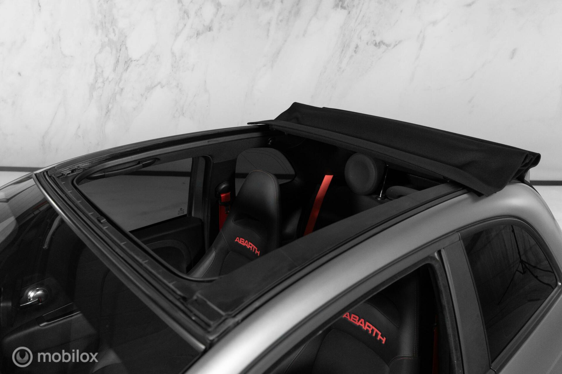 
Abarth 595 1.4 T-Jet esseesse 70th Anniversary vol									