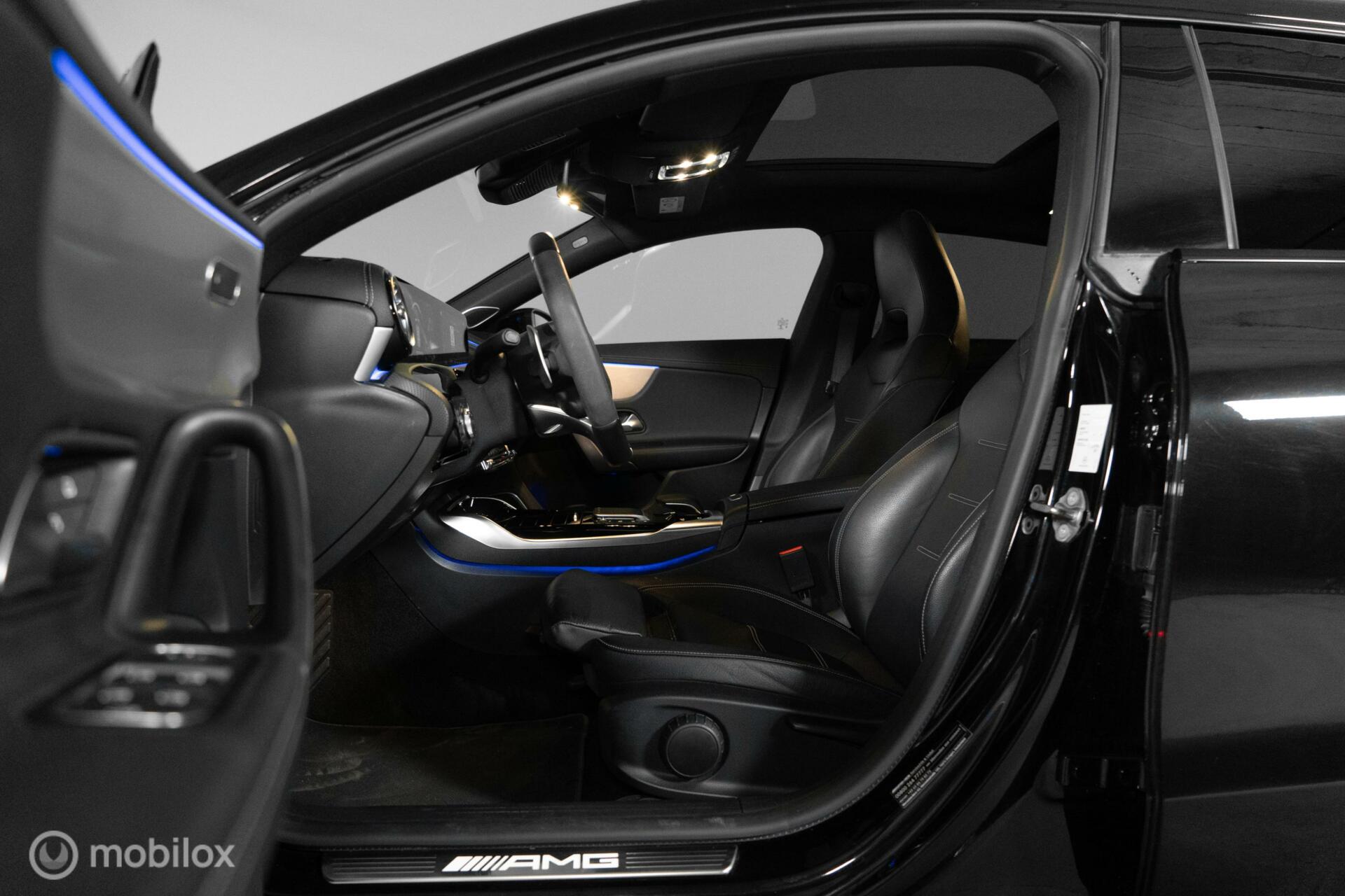 
Mercedes-Benz CLA-Klasse Shooting Brake AMG 45 S 4MATIC+ vol									