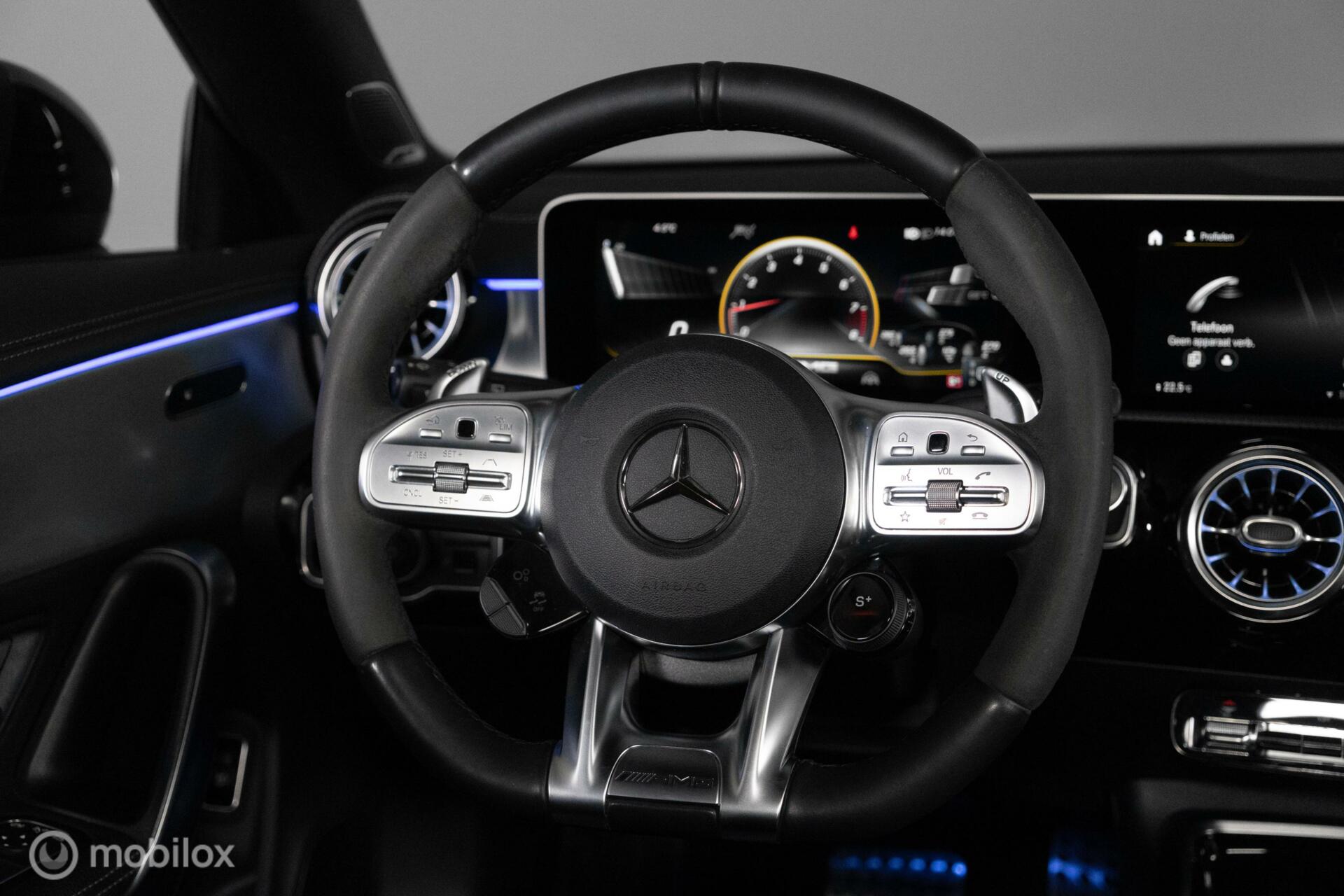 
Mercedes-Benz CLA-Klasse Shooting Brake AMG 45 S 4MATIC+ vol									