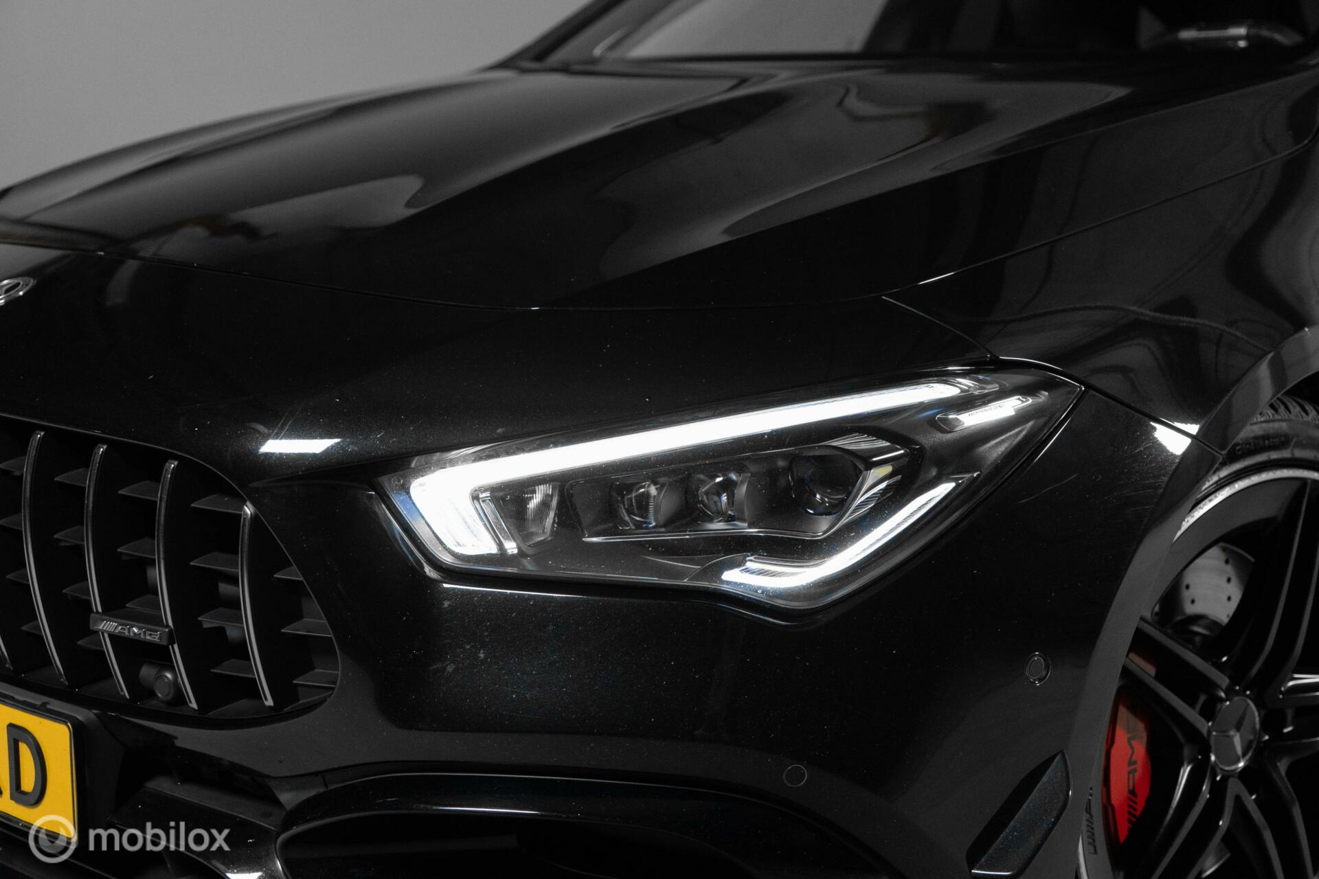 
Mercedes-Benz CLA-Klasse Shooting Brake AMG 45 S 4MATIC+ vol									