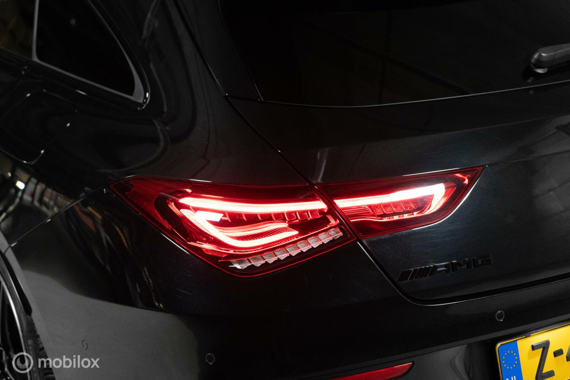 
Mercedes-Benz CLA-Klasse Shooting Brake AMG 45 S 4MATIC+ vol									