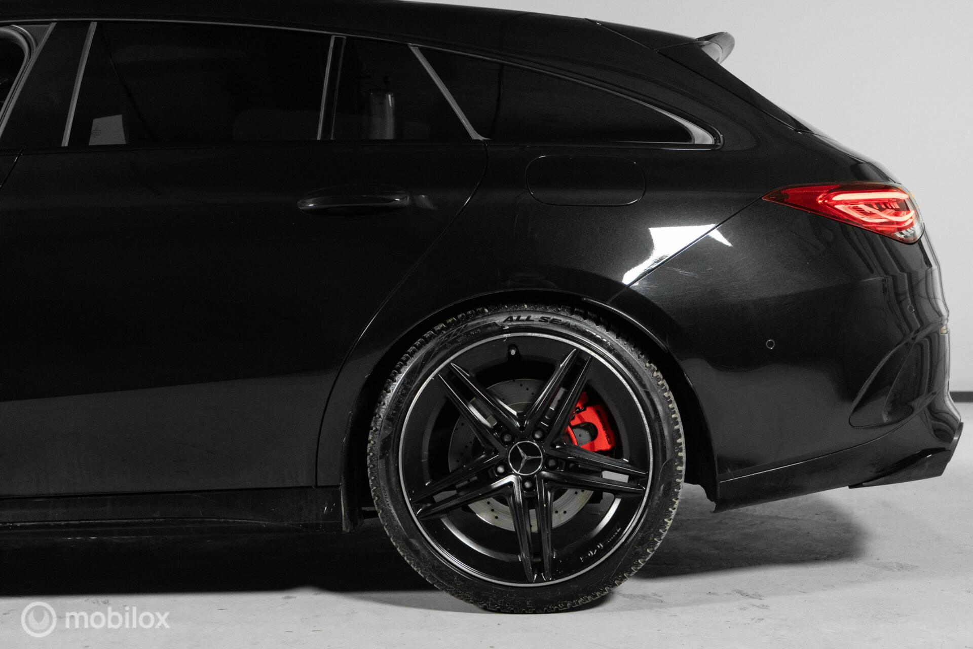 
Mercedes-Benz CLA-Klasse Shooting Brake AMG 45 S 4MATIC+ vol									