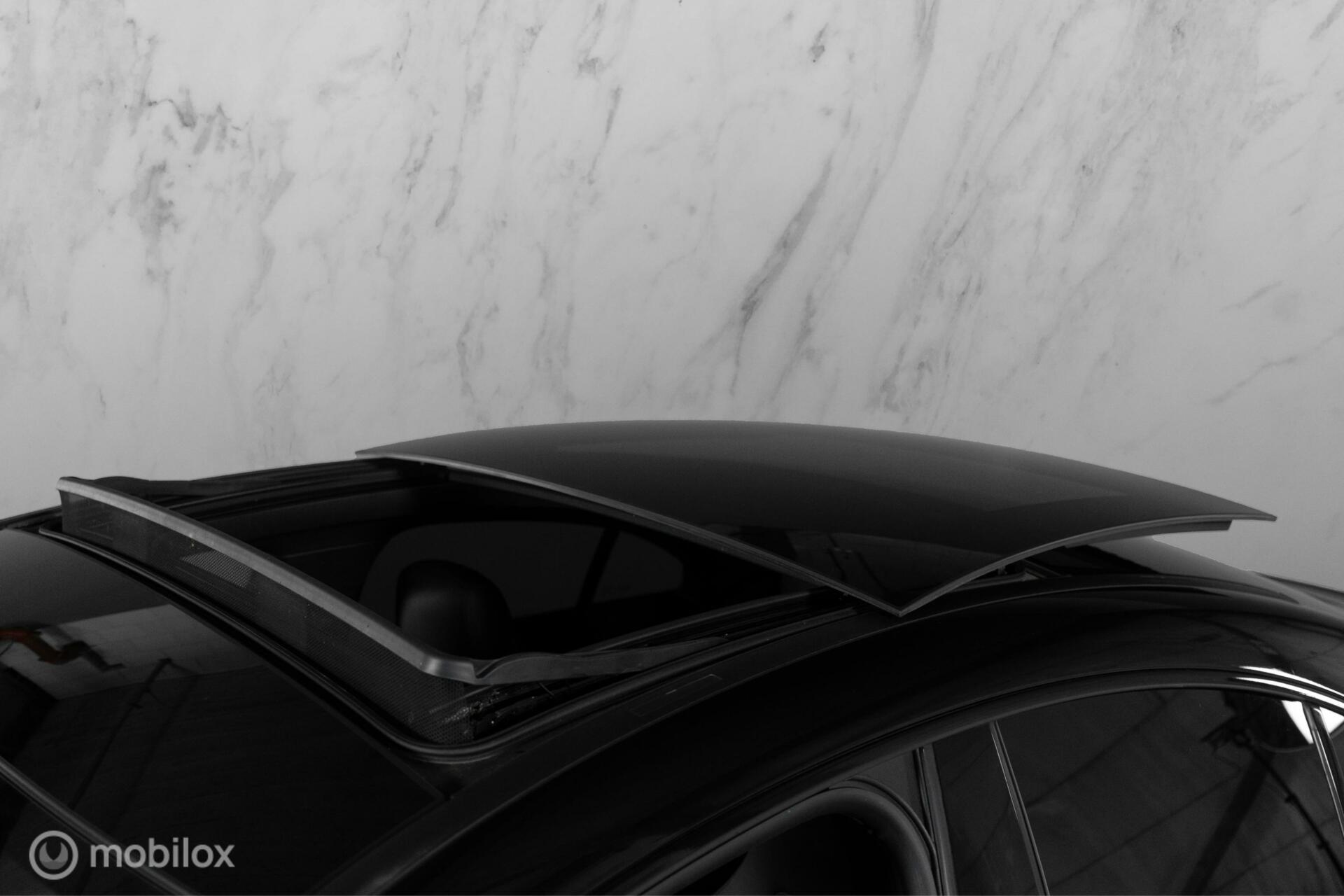 
Mercedes-Benz CLA-Klasse 200 AMG Edition vol									