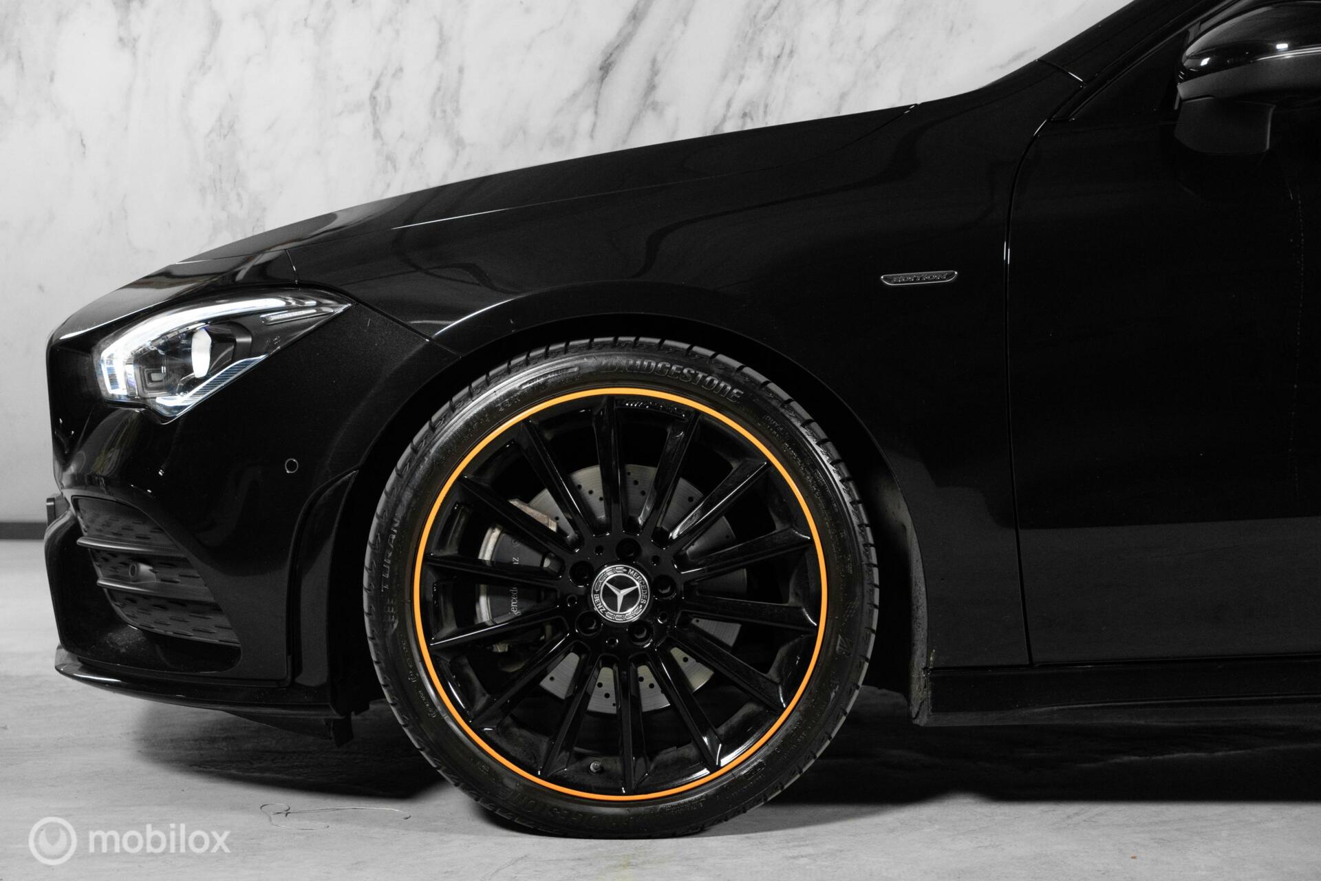 
Mercedes-Benz CLA-Klasse 200 AMG Edition vol									