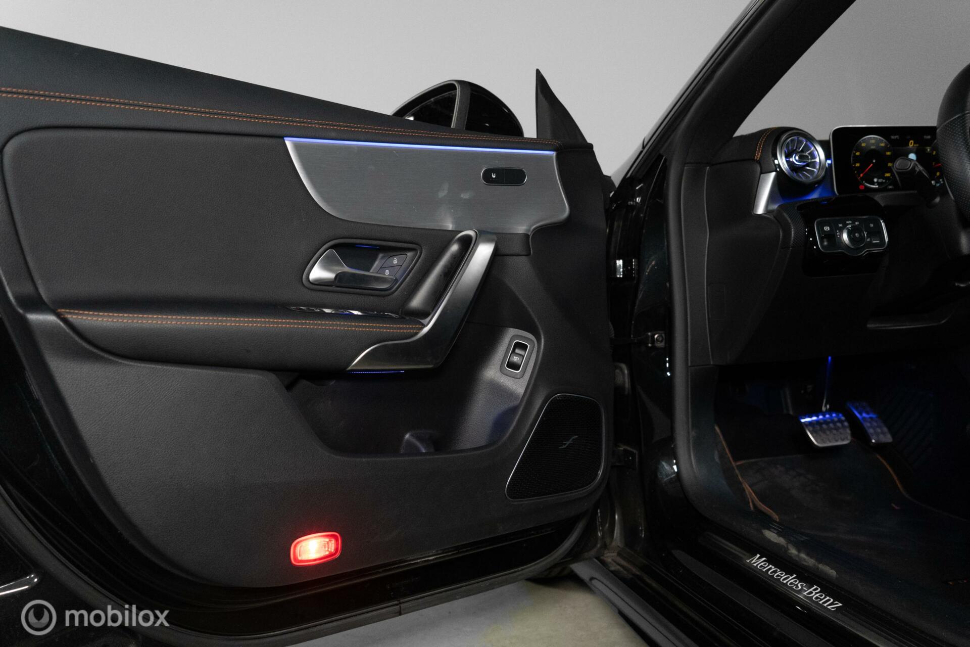 
Mercedes-Benz CLA-Klasse 200 AMG Edition vol									