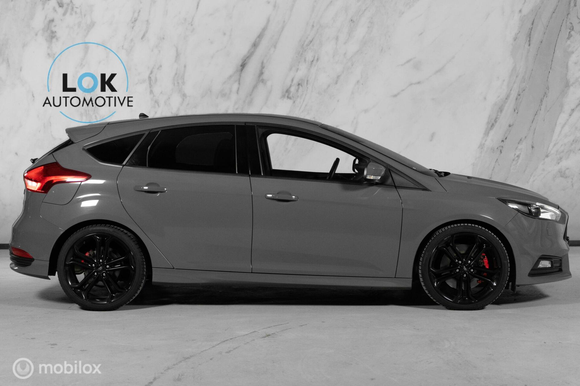 
Ford Focus 2.0 EcoBoost ST-3 RECARO vol									
