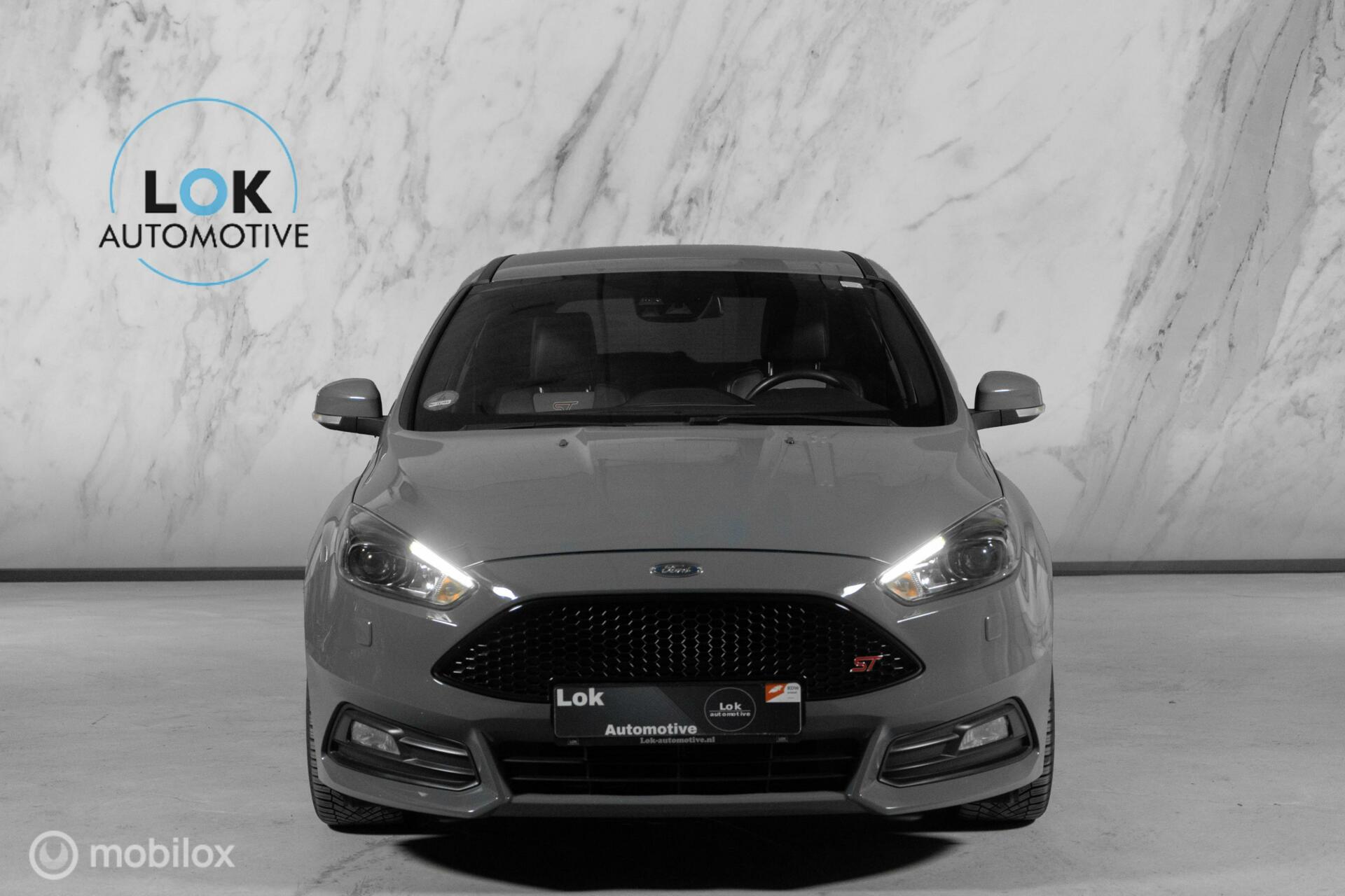 
Ford Focus 2.0 EcoBoost ST-3 RECARO vol									