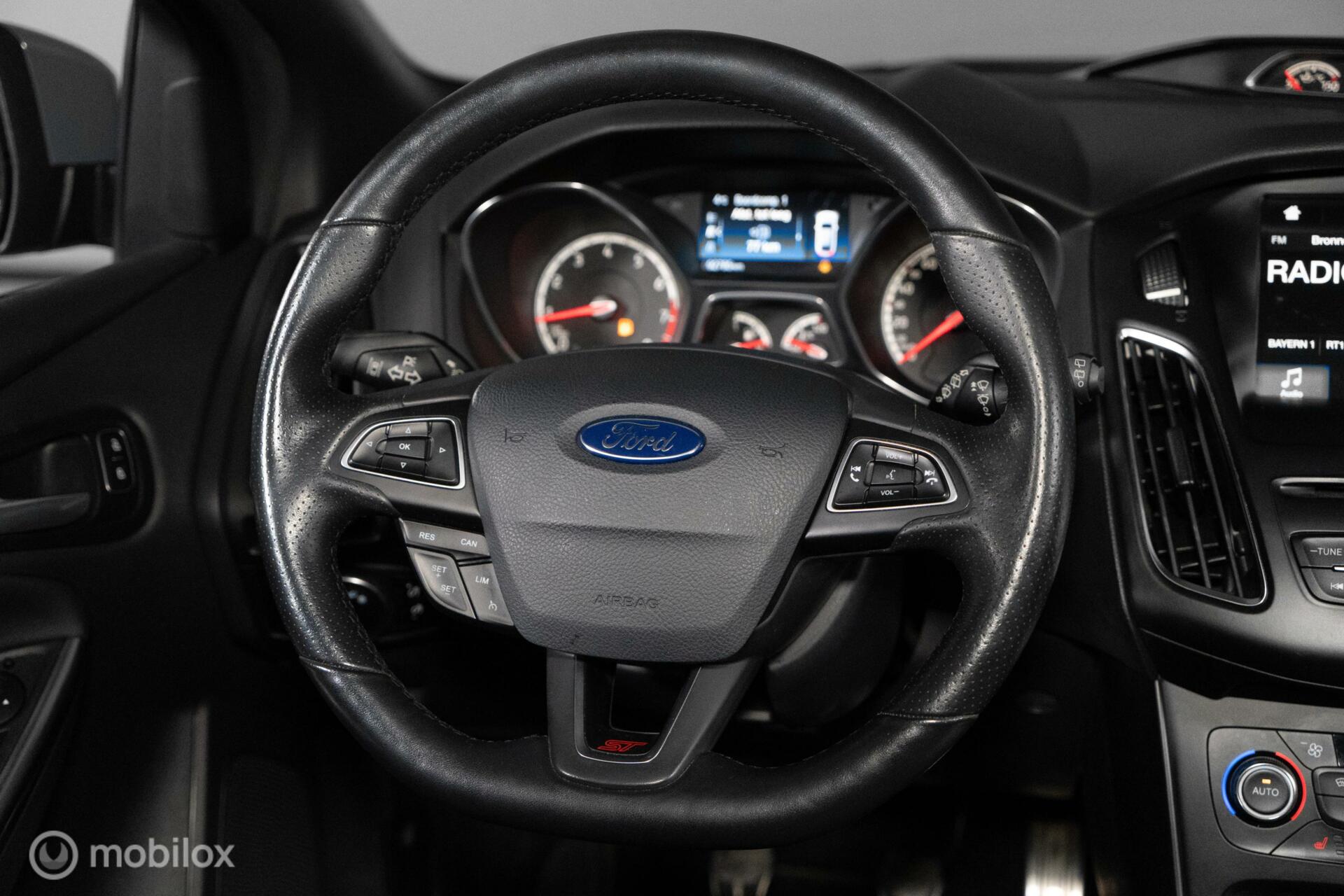 
Ford Focus 2.0 EcoBoost ST-3 RECARO vol									