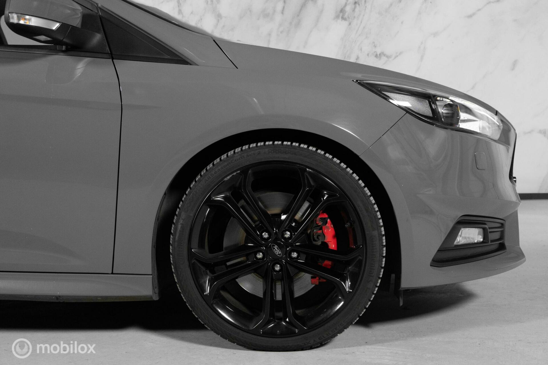 
Ford Focus 2.0 EcoBoost ST-3 RECARO vol									