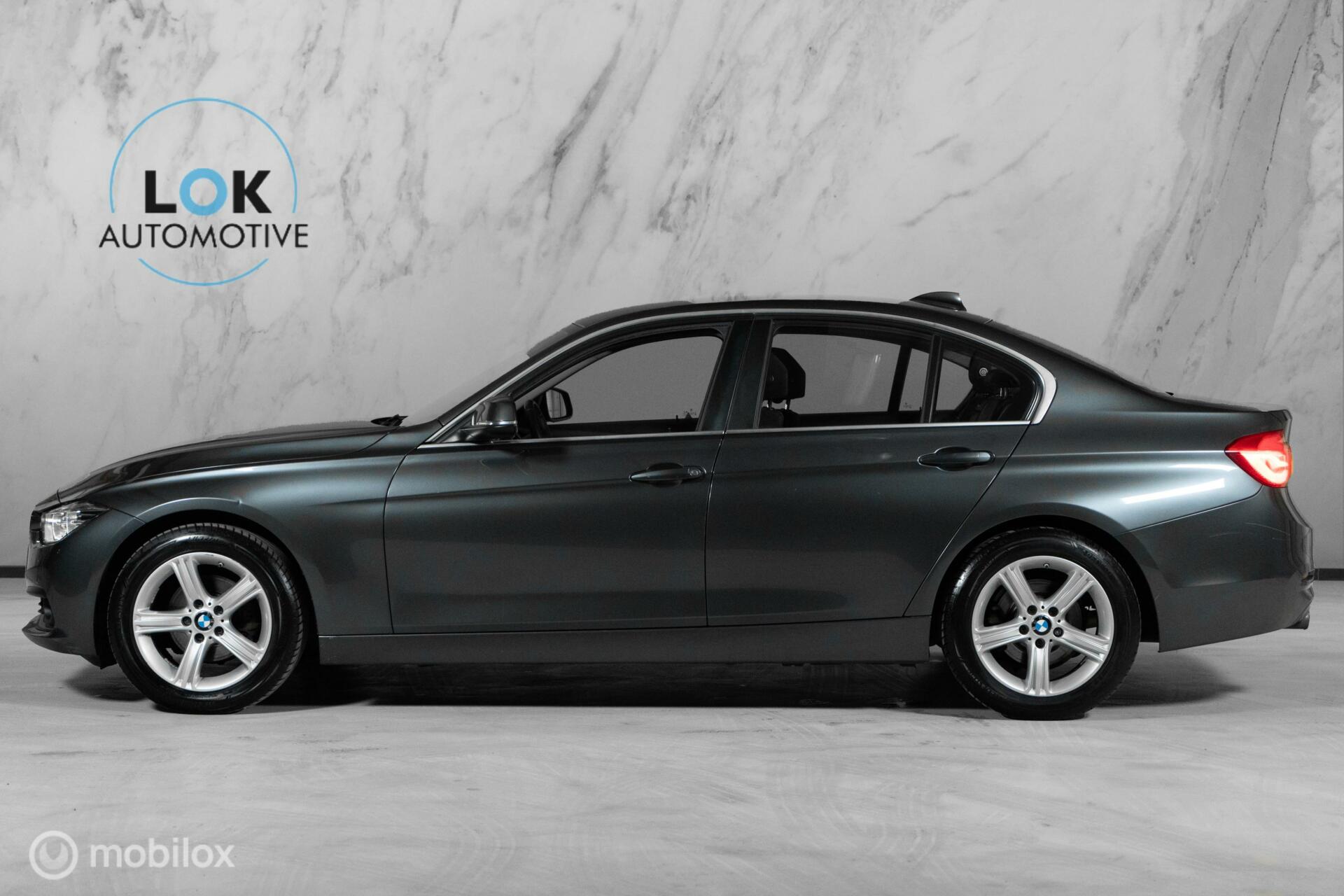 
BMW 3-serie 320i Executive vol									