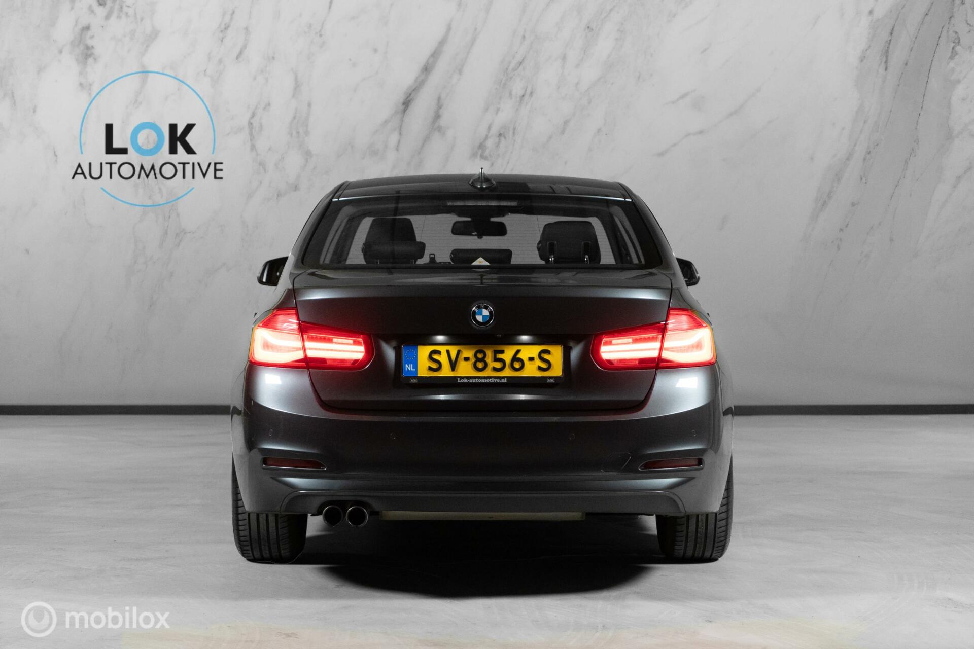 
BMW 3-serie 320i Executive vol									