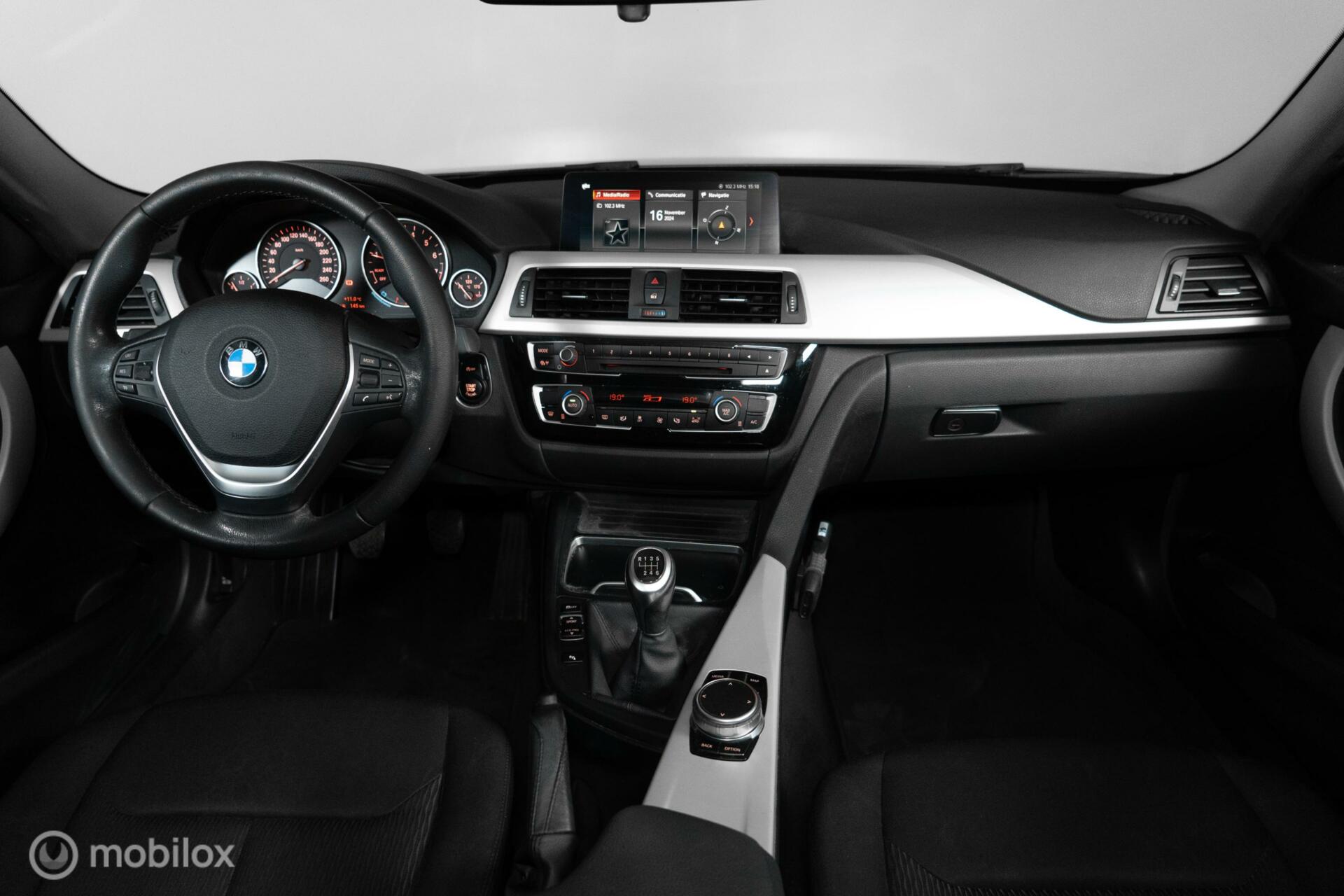 
BMW 3-serie 320i Executive vol									