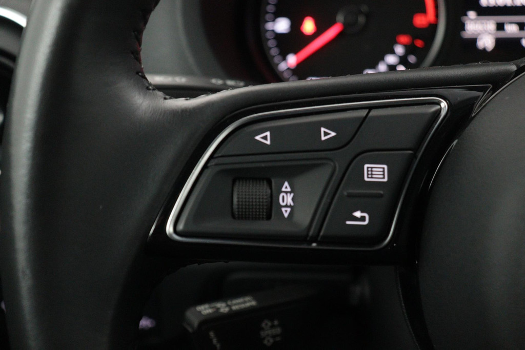 
Audi A3 Limousine 30 TFSI Pro Line(NL-auto, 1e Eig, Dealer OnderH, Navi, Parkeersensoren, Cruise Con, Etc) vol									