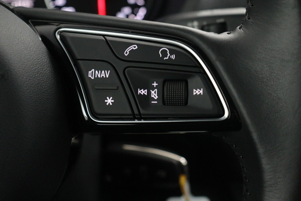 
Audi A3 Limousine 30 TFSI Pro Line(NL-auto, 1e Eig, Dealer OnderH, Navi, Parkeersensoren, Cruise Con, Etc) vol									