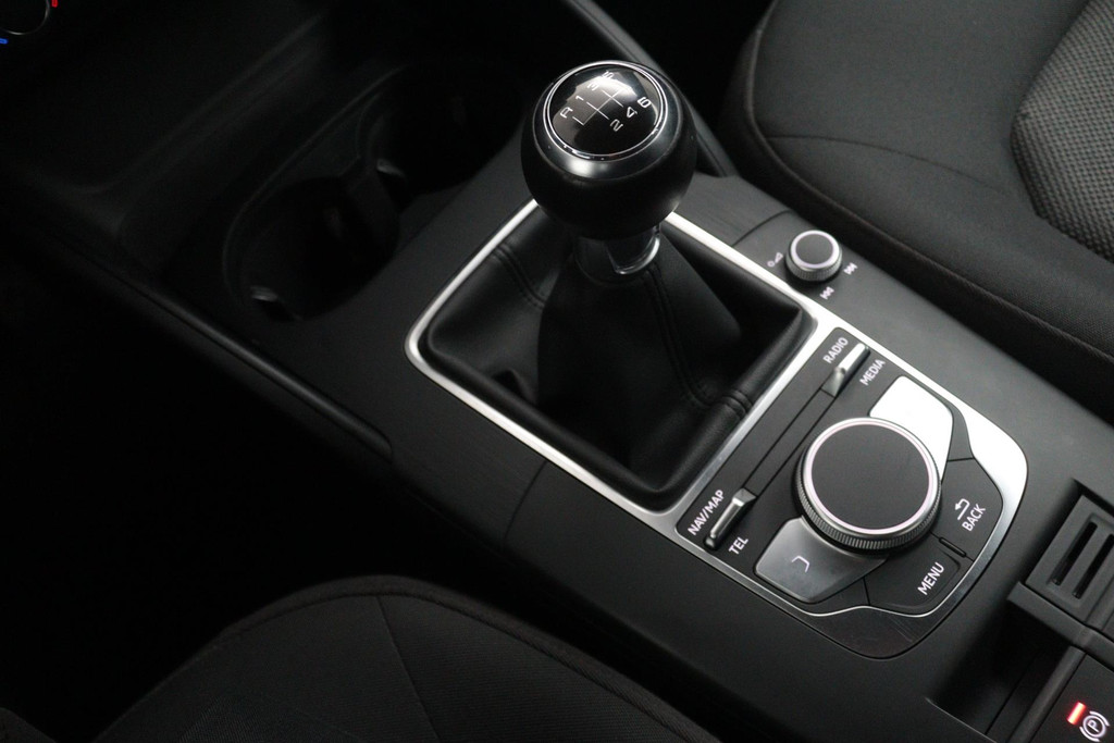 
Audi A3 Limousine 30 TFSI Pro Line(NL-auto, 1e Eig, Dealer OnderH, Navi, Parkeersensoren, Cruise Con, Etc) vol									