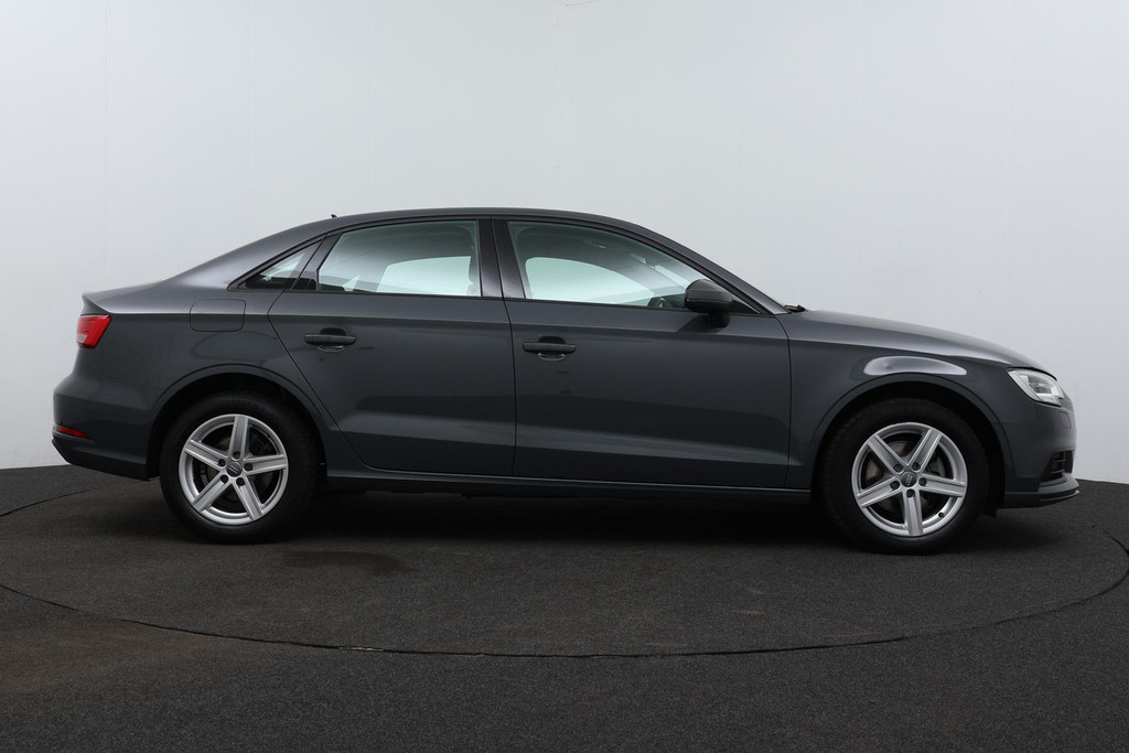 
Audi A3 Limousine 30 TFSI Pro Line(NL-auto, 1e Eig, Dealer OnderH, Navi, Parkeersensoren, Cruise Con, Etc) vol									