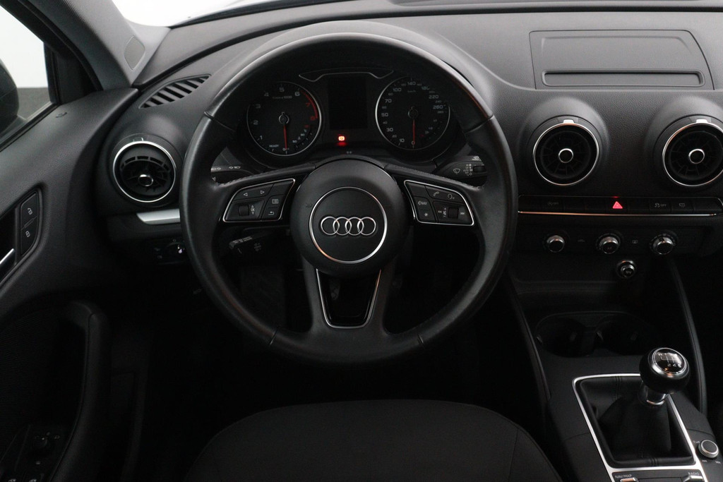 
Audi A3 Limousine 30 TFSI Pro Line(NL-auto, 1e Eig, Dealer OnderH, Navi, Parkeersensoren, Cruise Con, Etc) vol									