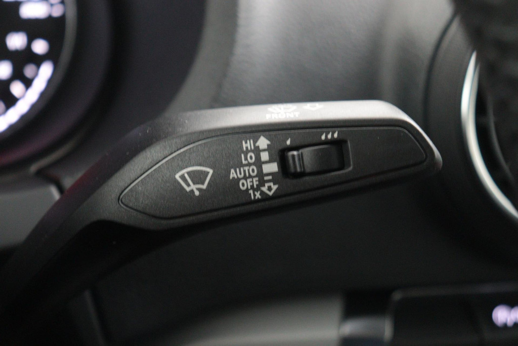 
Audi A3 Limousine 30 TFSI Pro Line(NL-auto, 1e Eig, Dealer OnderH, Navi, Parkeersensoren, Cruise Con, Etc) vol									