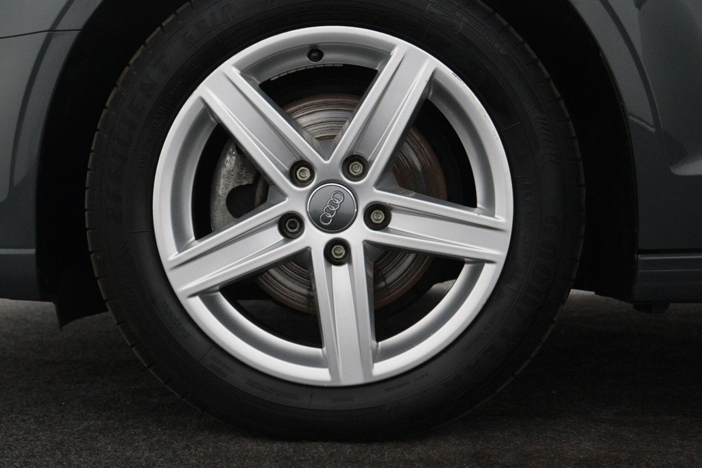 
Audi A3 Limousine 30 TFSI Pro Line(NL-auto, 1e Eig, Dealer OnderH, Navi, Parkeersensoren, Cruise Con, Etc) vol									