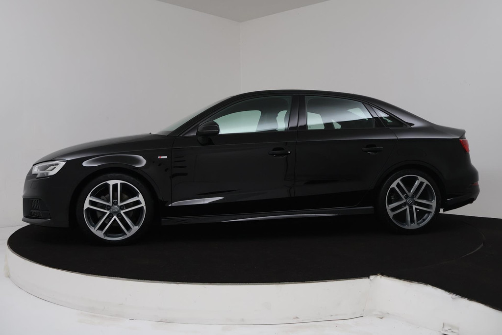 
Audi A3 Limousine 35 TFSI CoD Advance Sport Automaat (NAVIGATIE, VIRTUAL, STOELV, PDC, CRUISE, CLIMATE, NL-AUTO, GOED ONDERHOUDEN) vol									