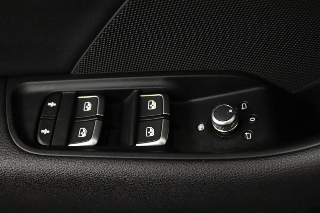 
Audi A3 Limousine 35 TFSI CoD Advance Sport Automaat (NAVIGATIE, VIRTUAL, STOELV, PDC, CRUISE, CLIMATE, NL-AUTO, GOED ONDERHOUDEN) vol									