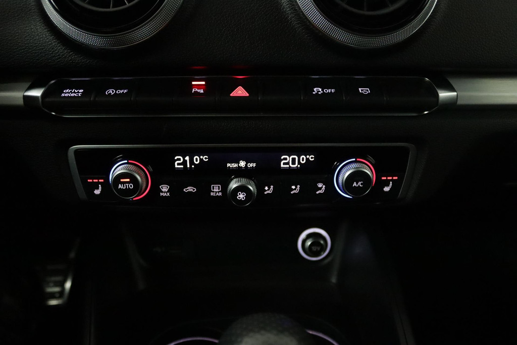 
Audi A3 Limousine 35 TFSI CoD Advance Sport Automaat (NAVIGATIE, VIRTUAL, STOELV, PDC, CRUISE, CLIMATE, NL-AUTO, GOED ONDERHOUDEN) vol									