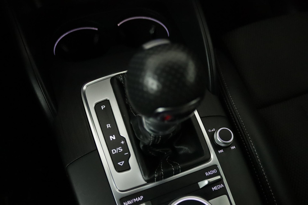 
Audi A3 Limousine 35 TFSI CoD Advance Sport Automaat (NAVIGATIE, VIRTUAL, STOELV, PDC, CRUISE, CLIMATE, NL-AUTO, GOED ONDERHOUDEN) vol									