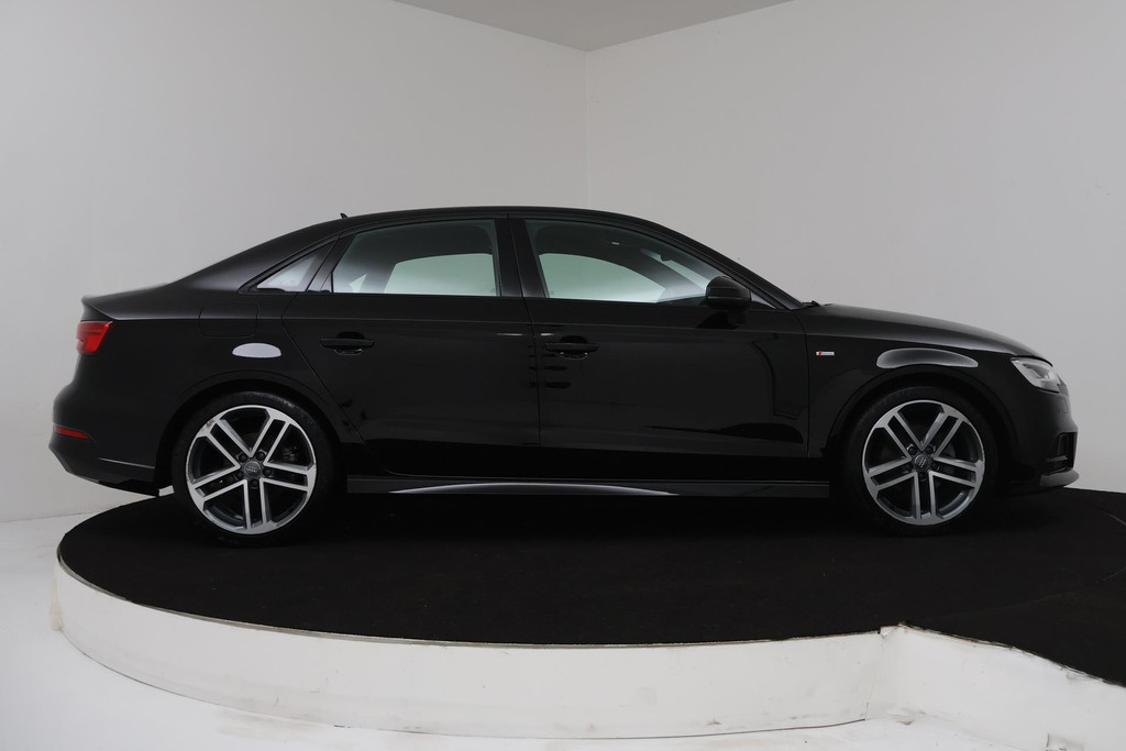
Audi A3 Limousine 35 TFSI CoD Advance Sport Automaat (NAVIGATIE, VIRTUAL, STOELV, PDC, CRUISE, CLIMATE, NL-AUTO, GOED ONDERHOUDEN) vol									