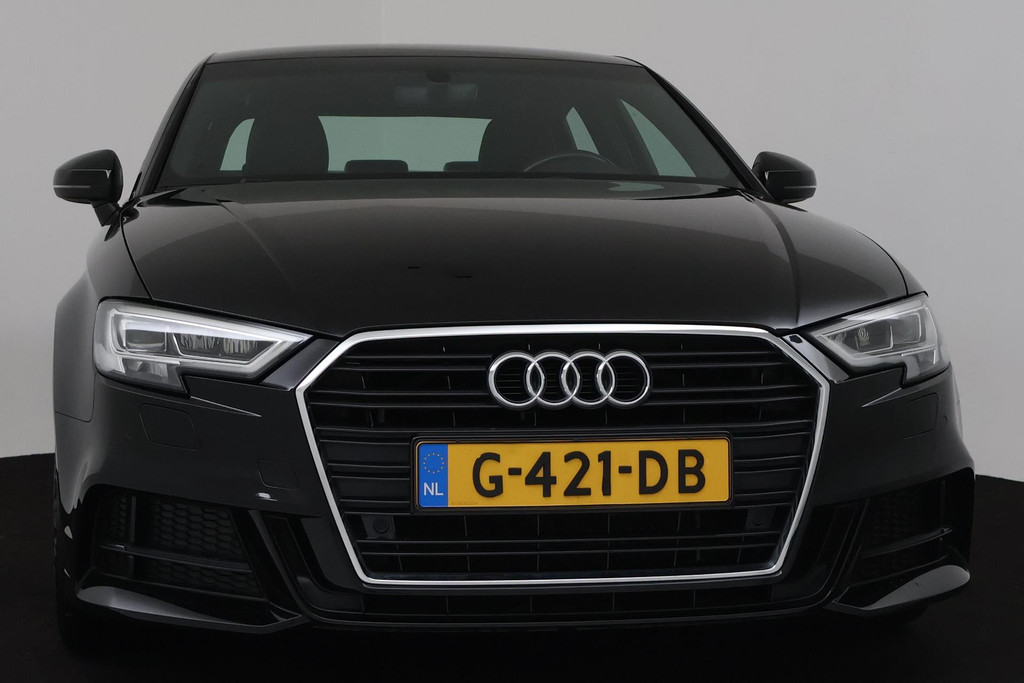 
Audi A3 Limousine 35 TFSI CoD Advance Sport Automaat (NAVIGATIE, VIRTUAL, STOELV, PDC, CRUISE, CLIMATE, NL-AUTO, GOED ONDERHOUDEN) vol									