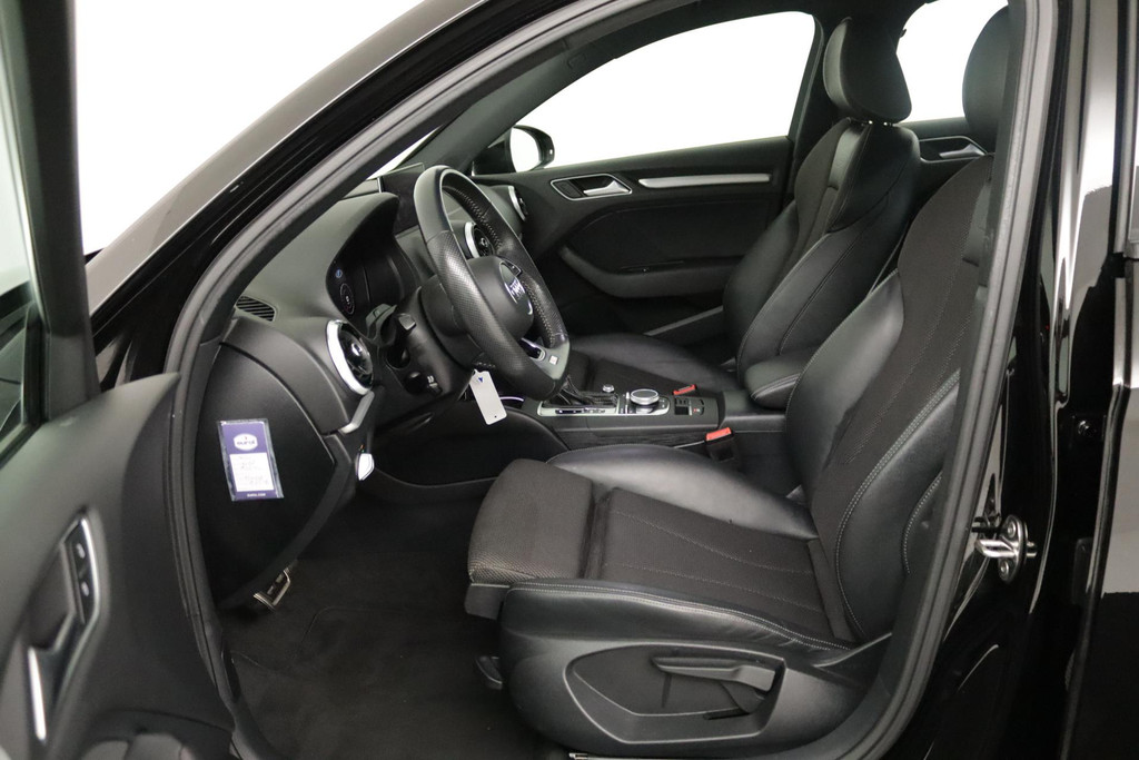 
Audi A3 Limousine 35 TFSI CoD Advance Sport Automaat (NAVIGATIE, VIRTUAL, STOELV, PDC, CRUISE, CLIMATE, NL-AUTO, GOED ONDERHOUDEN) vol									
