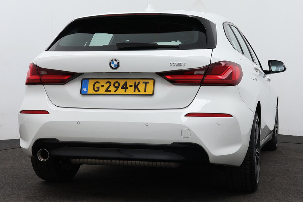 
BMW 1-serie 118i Executive Edition Automaat (NAVIGATIE, DIGITALE TELLER, CARPLAY, PARKEERSENS, LED, 1e EIGENAAR, DEALER ONDERH) vol									