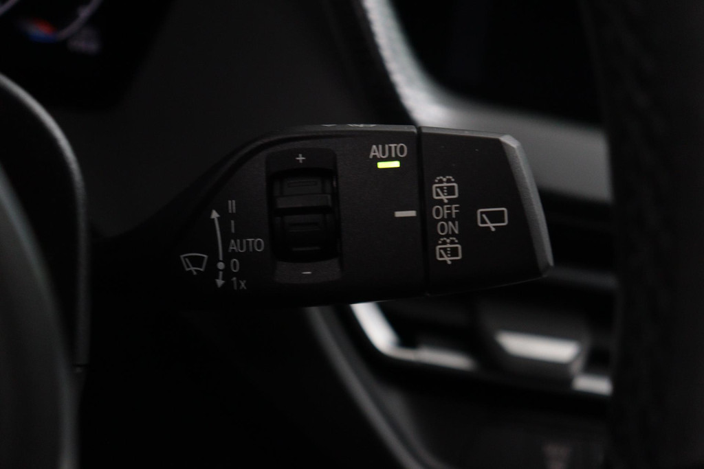 
BMW 1-serie 118i Executive Edition Automaat (NAVIGATIE, DIGITALE TELLER, CARPLAY, PARKEERSENS, LED, 1e EIGENAAR, DEALER ONDERH) vol									