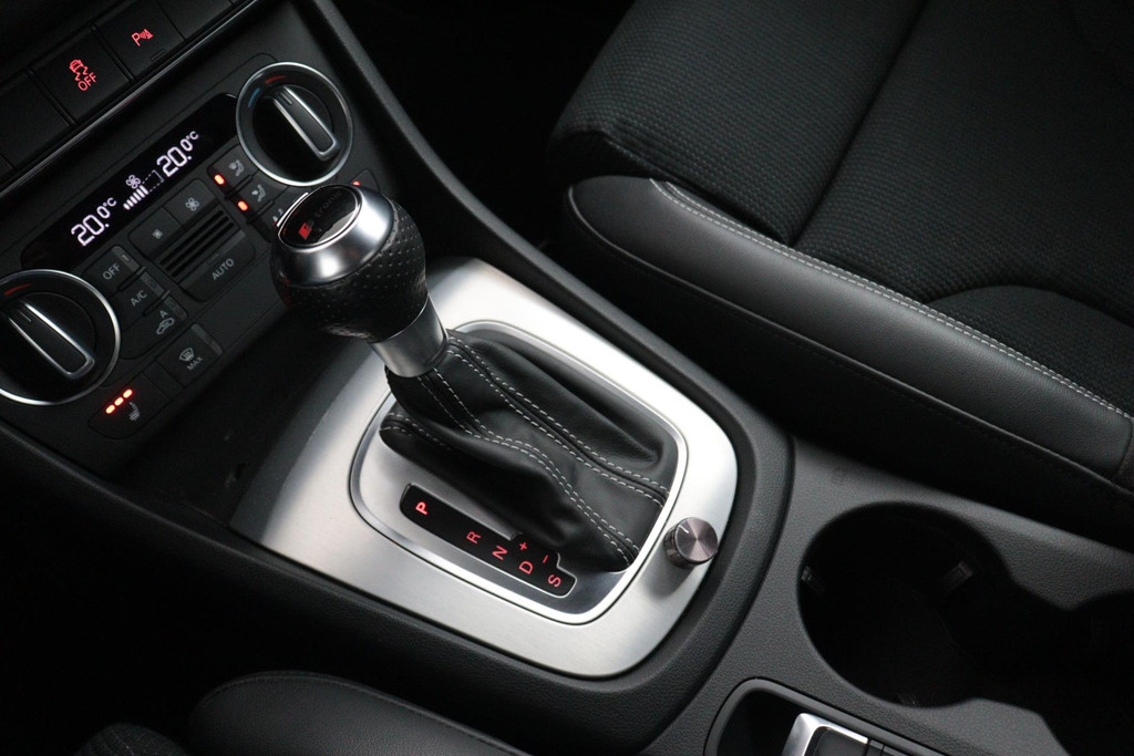 
Audi Q3 1.4 TFSI CoD Sport Advance Sport 2x S-line AANBIEDING!! ( NL-auto, Parkeerhulp V+A, Navi, StoelV, Cruise C, Etc) vol									