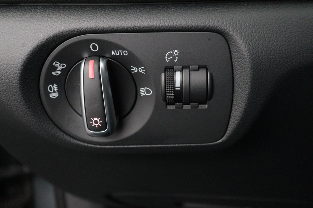 
Audi Q3 1.4 TFSI CoD Sport Advance Sport 2x S-line AANBIEDING!! ( NL-auto, Parkeerhulp V+A, Navi, StoelV, Cruise C, Etc) vol									