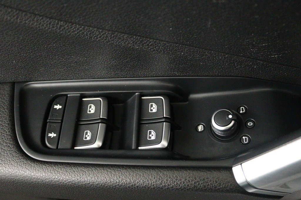 
Audi Q2 1.4 TFSI CoD Design Pro Line (NAVIGATIE, PARKEERSENSOREN, CLIMA, CRUISE, GOED ONDERHOUDEN) vol									