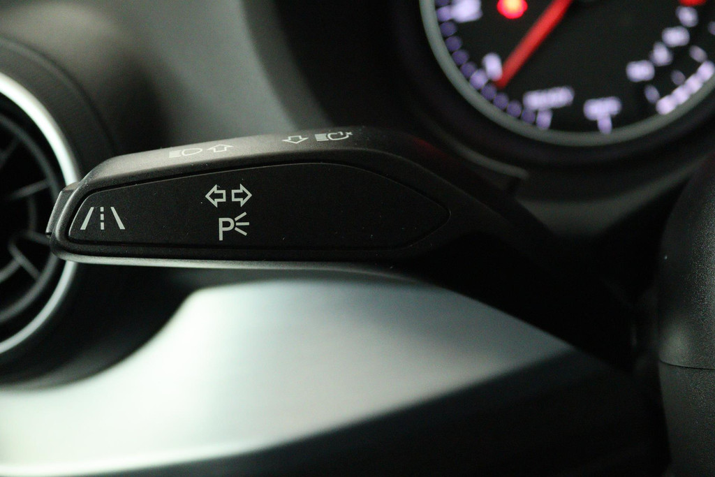 
Audi Q2 1.4 TFSI CoD Design Pro Line (NAVIGATIE, PARKEERSENSOREN, CLIMA, CRUISE, GOED ONDERHOUDEN) vol									