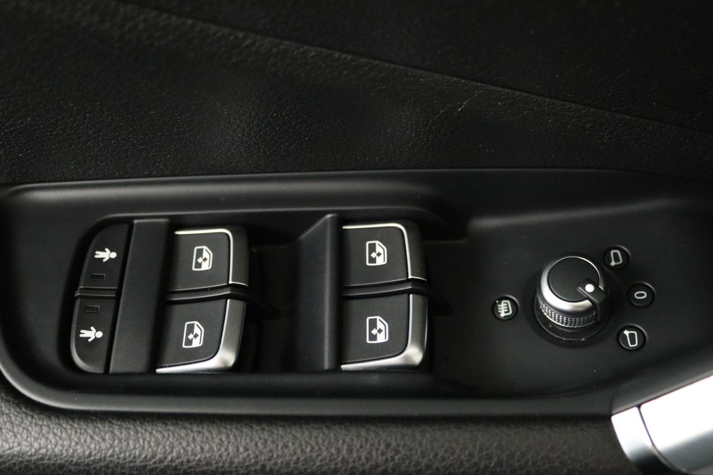 
Audi Q2 1.4 TFSI CoD Launch Edition (TREKHAAK, PARKEERSENSOREN, NAVIGATIE, STOELVERWARMING, GOED ONDERHOUDEN) vol									