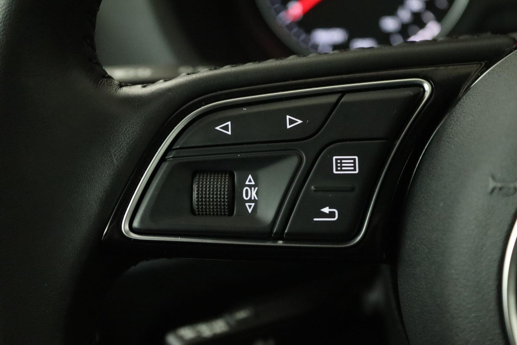 
Audi Q2 35 TFSI CoD Sport (PANORAMADAK, PARKEERSENSOREN, CRUISE, CLIMATE CONTROL, AUTOMAAT, NAVIGATIE, NL-AUTO, GOED ONDERHOUDEN) vol									