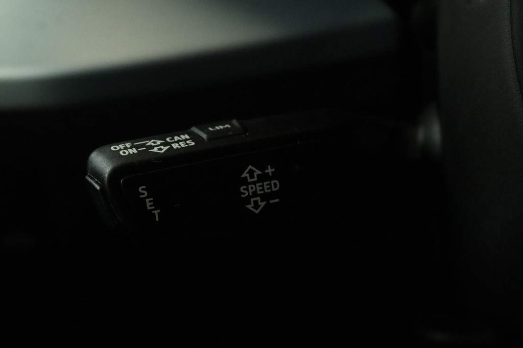 
Audi Q2 35 TFSI S Edition Automaat (PANORAMADAK, NAVIGATIE, PDC, STOELVERWARMING, CRUISE, CLIMATE, NL-AUTO, GOED ONDERHOUDEN) vol									