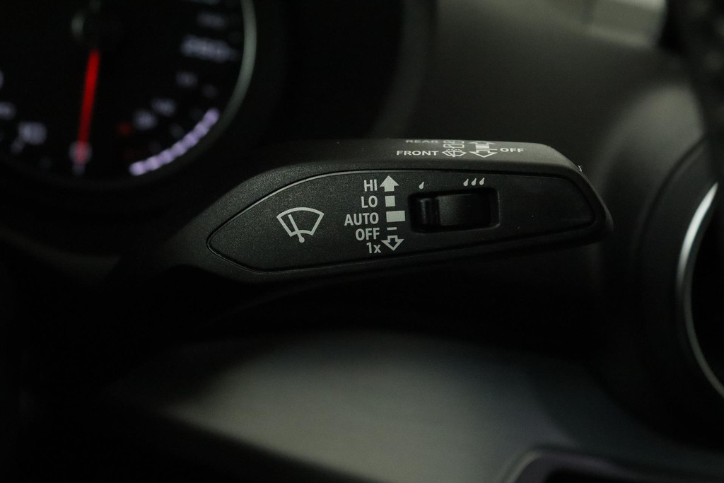 
Audi Q2 35 TFSI S Edition Automaat (PANORAMADAK, NAVIGATIE, PDC, STOELVERWARMING, CRUISE, CLIMATE, NL-AUTO, GOED ONDERHOUDEN) vol									