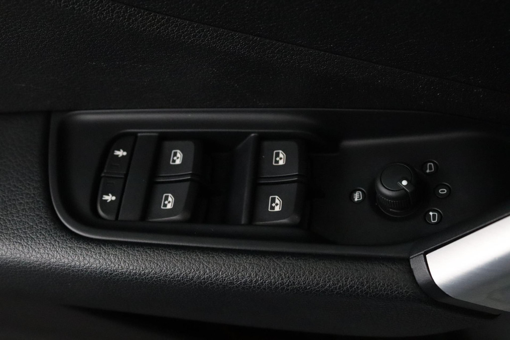 
Audi Q2 30 TFSI Sport Pro Line Automaat (VIRTUAL, NAVIGATIE, CAMERA, PDC, CRUISE, CLIMATE CONTROL, NL-AUTO, GOED ONDERHOUDEN) vol									