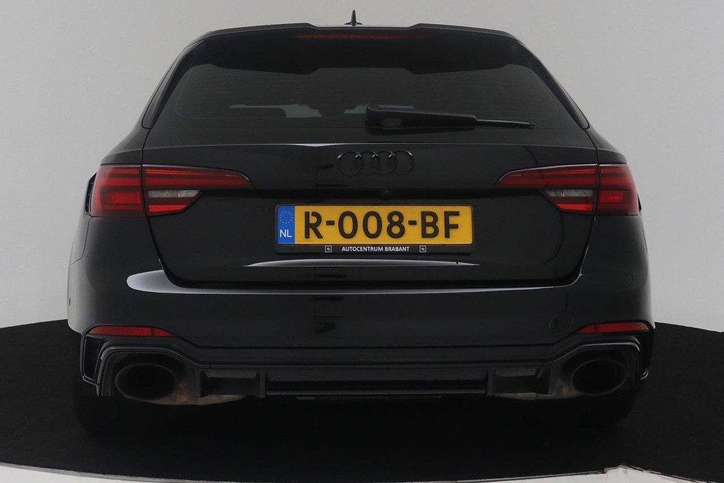 
Audi A4 Avant 2.9 TFSI RS 4 quattro (Panorama, Digitale Dash, Camera’s, StoelV, Navi Pro, Etc) vol									