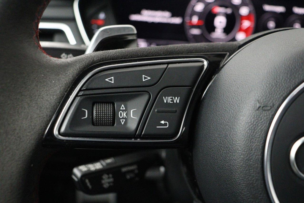 
Audi A4 Avant 2.9 TFSI RS 4 quattro (Panorama, Digitale Dash, Camera’s, StoelV, Navi Pro, Etc) vol									