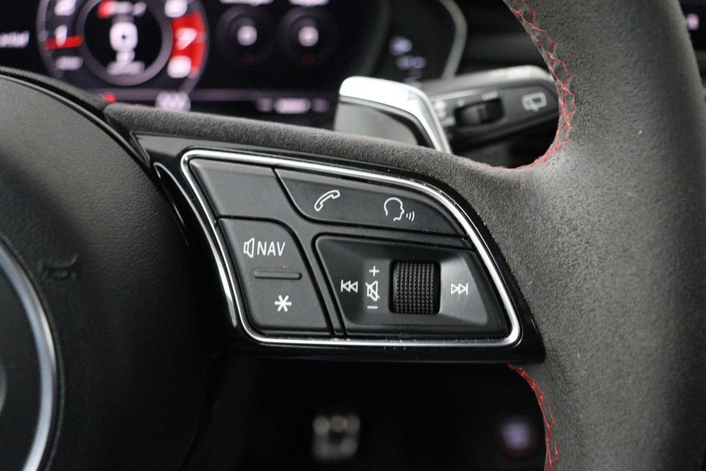 
Audi A4 Avant 2.9 TFSI RS 4 quattro (Panorama, Digitale Dash, Camera’s, StoelV, Navi Pro, Etc) vol									